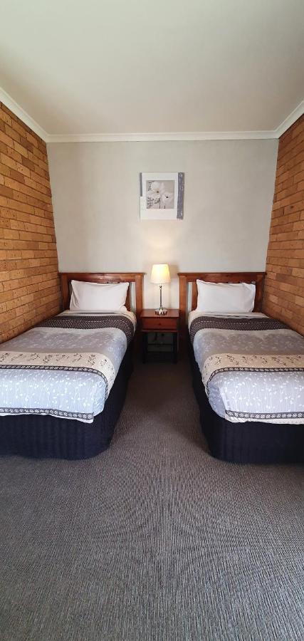 Centrepoint Motel Deniliquin Εξωτερικό φωτογραφία