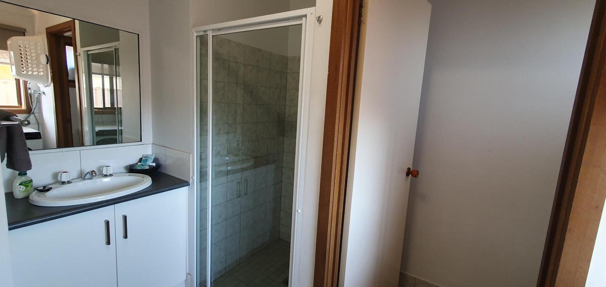 Centrepoint Motel Deniliquin Εξωτερικό φωτογραφία