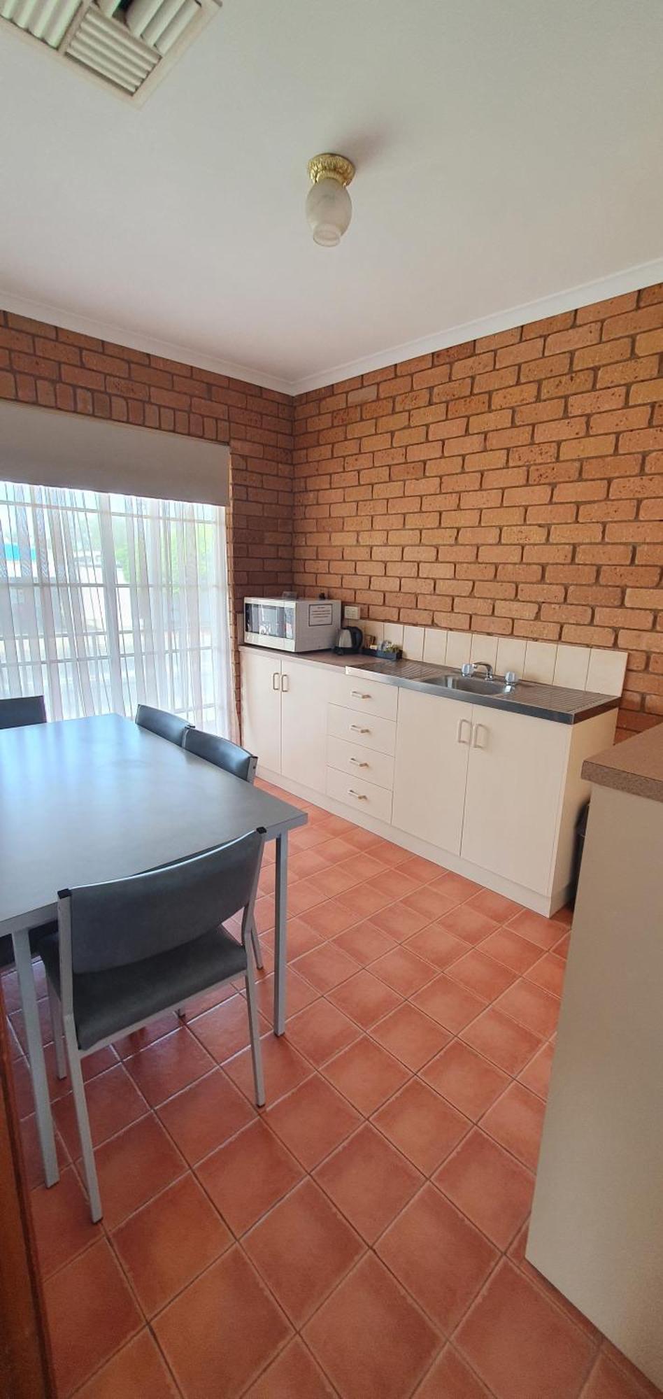 Centrepoint Motel Deniliquin Εξωτερικό φωτογραφία
