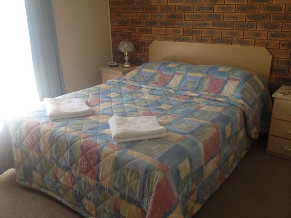Centrepoint Motel Deniliquin Εξωτερικό φωτογραφία