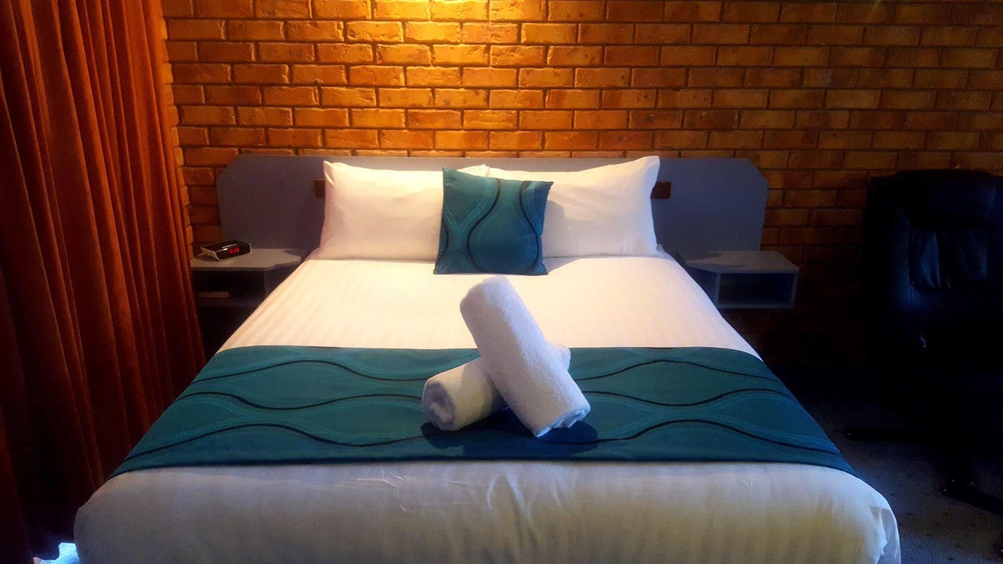 Centrepoint Motel Deniliquin Εξωτερικό φωτογραφία