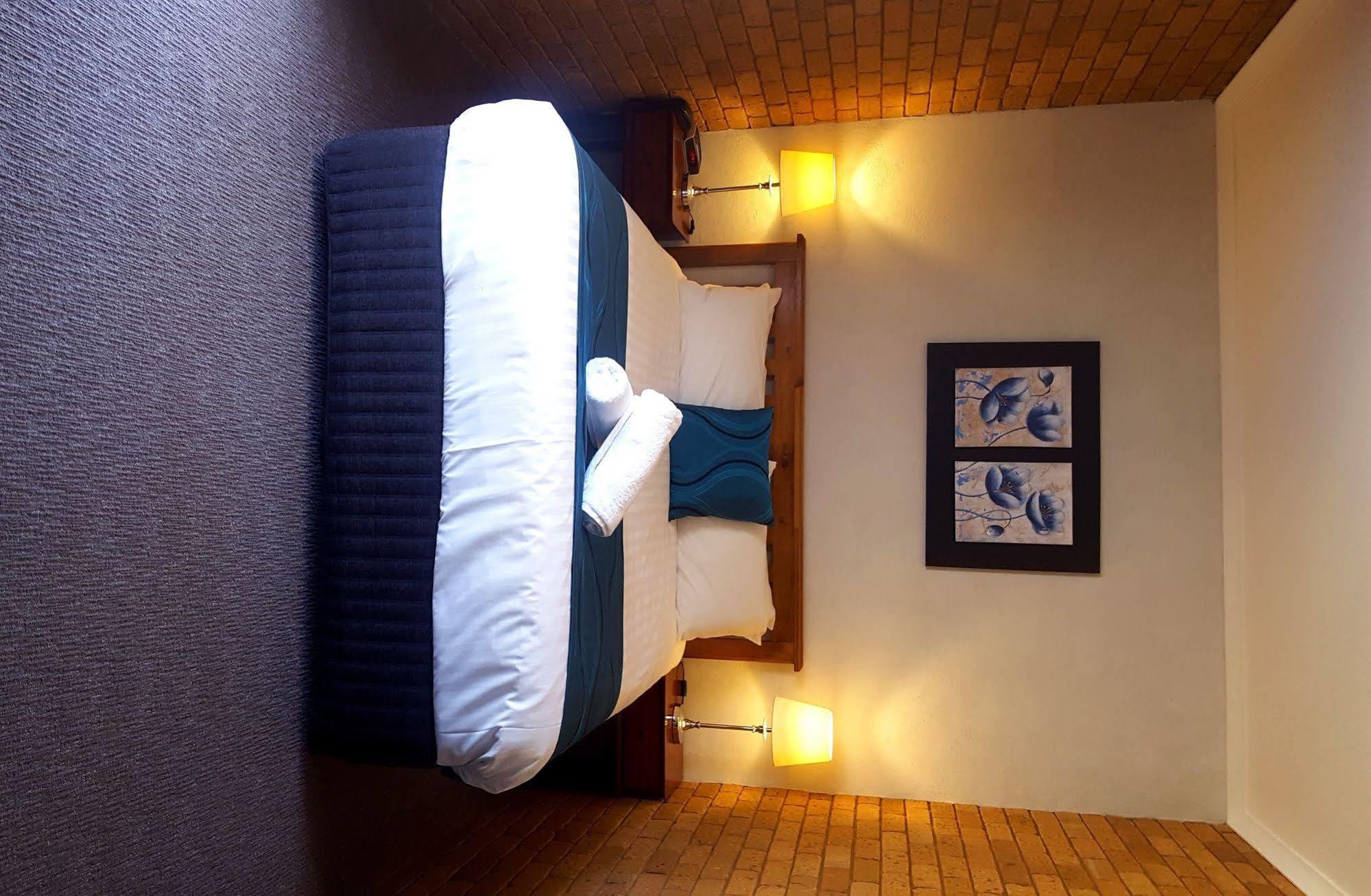 Centrepoint Motel Deniliquin Εξωτερικό φωτογραφία