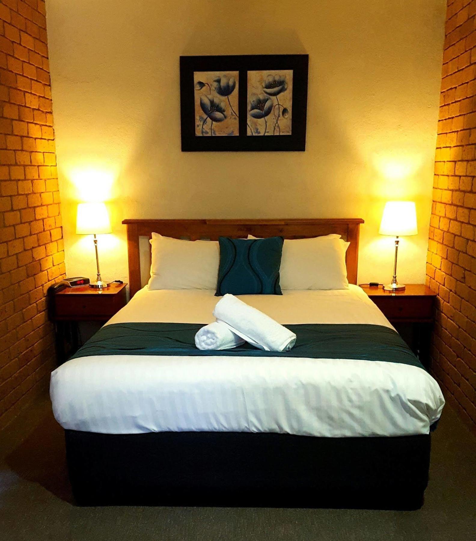 Centrepoint Motel Deniliquin Εξωτερικό φωτογραφία