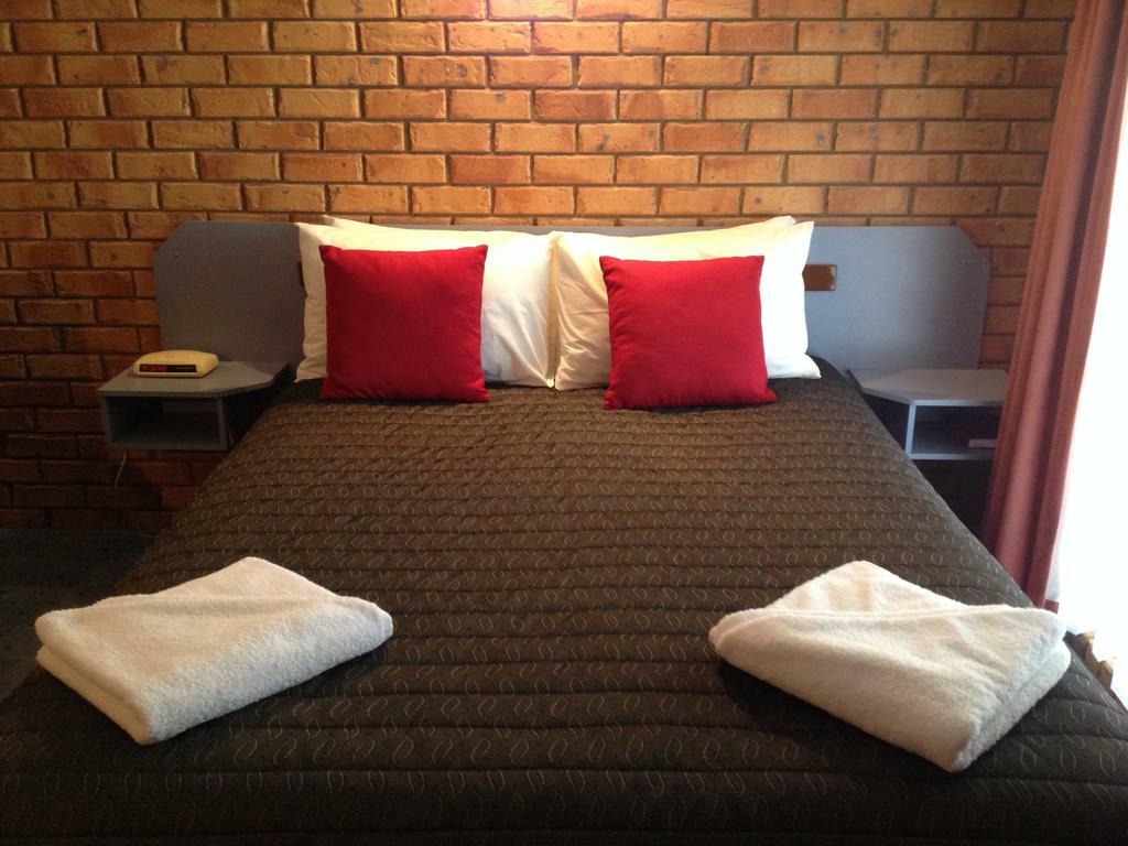 Centrepoint Motel Deniliquin Εξωτερικό φωτογραφία